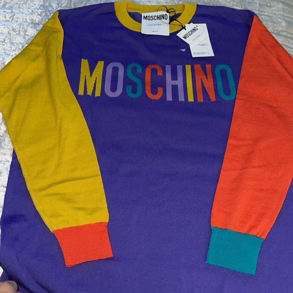NWT Moschino sweater/dress can be worn both ways XL pristine condition.